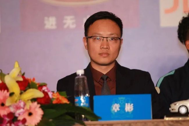 法媒：尤文与阿森纳联系，商谈托马斯冬窗转会事宜据法国媒体Foot Mercato报道，尤文与阿森纳进行了联系，商谈托马斯的转会事宜。